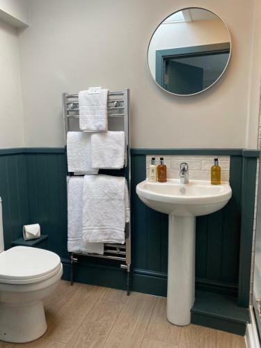 Hotel The Scotts Arms Village Inn