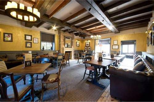 Hotel The Scotts Arms Village Inn