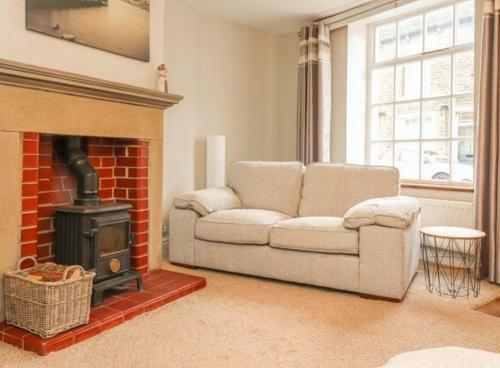 Cosy, Central 3 Bed Cottage, With Wood Burner