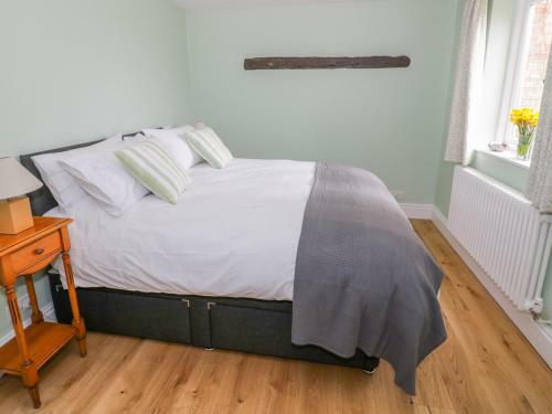 Wigrams Canalside Cottage