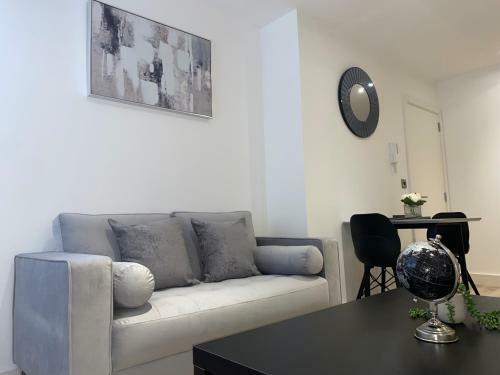 Roomotel - Streetsbrook Apartments