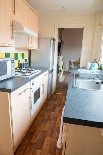 Delightful Central, Seaside Apartment-with Free Parking