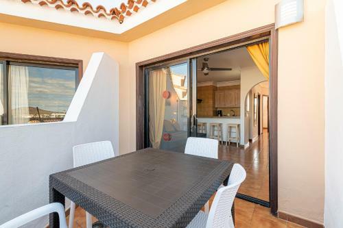 Apartamento Con Balc�n Y Vistas Al Mar