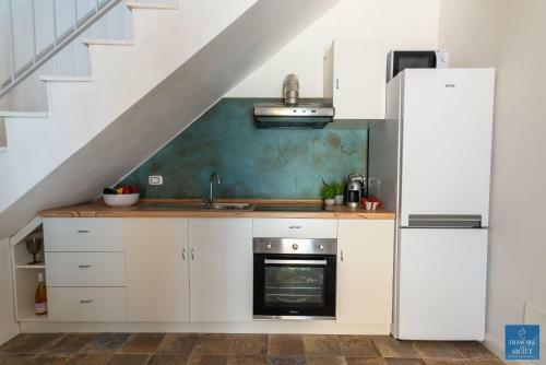 Sunset Terrace Apartment By Dimore In Sicily