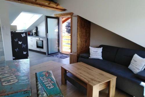 Apartamento Komplette Dachwohnung Mit Balkon Und Bergblick