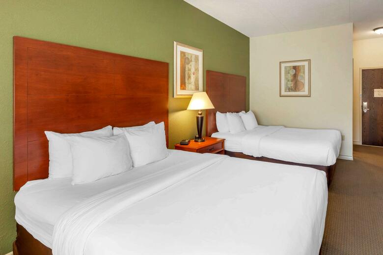 Hotel Comfort Inn & Suites Thousand Islands Harbour District