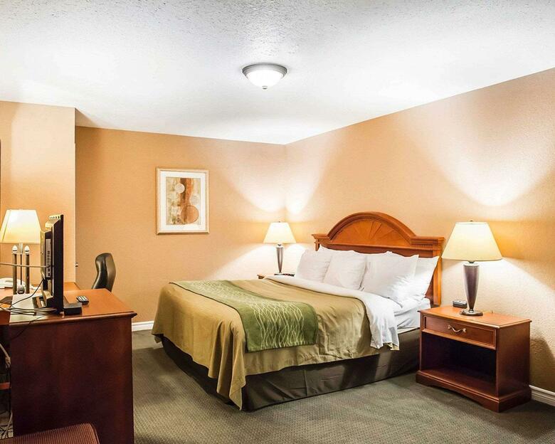 Hotel Comfort Inn & Suites Thousand Islands Harbour District