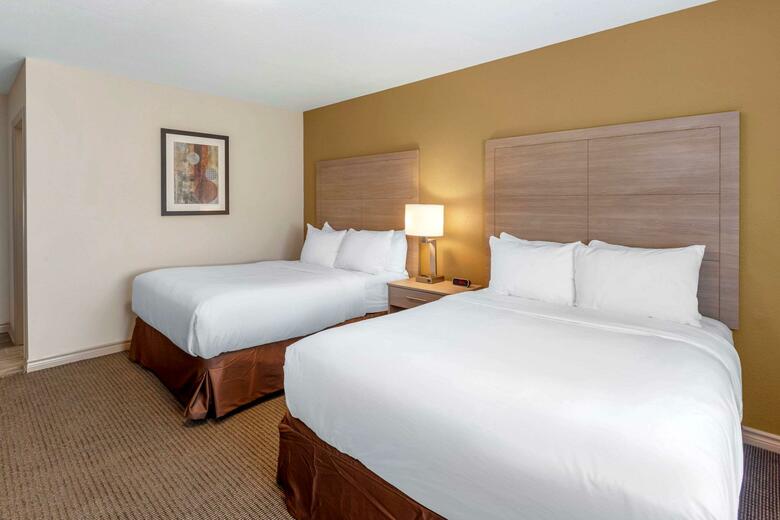 Hotel Comfort Inn & Suites Thousand Islands Harbour District