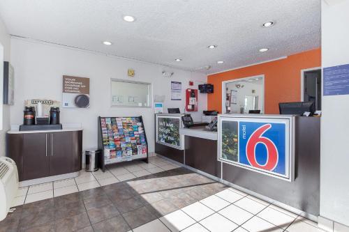 Motel 6 Hayward