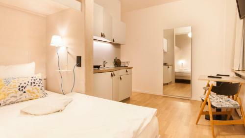 Aparthotel Room For Rent