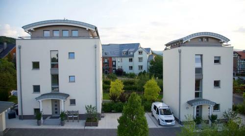 Monopol Apartments