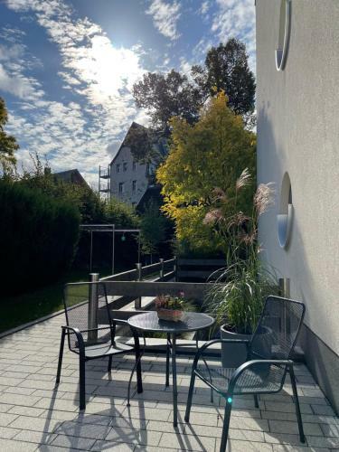 Monopol Apartments
