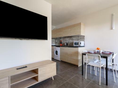 203 Modern 1 Bedroom Apartment, Pool, Terrace, Wifi