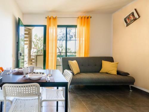 203 Modern 1 Bedroom Apartment, Pool, Terrace, Wifi