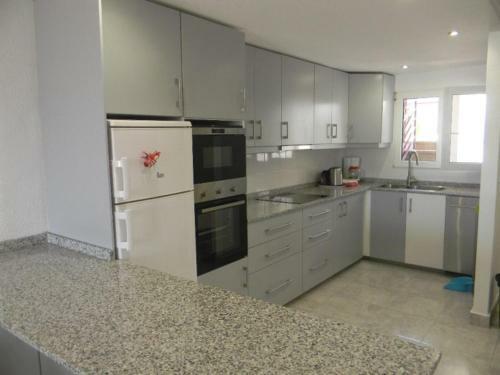 Bonito Apartamento Con Inmensa Terraza Y Piscina