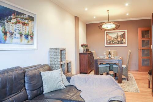 Apartamento Luminoso Con Garaje, En El Centro