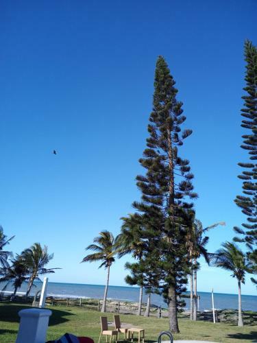 Hostal Villa Ricarda En Costa Esmeralda A Pie De Playa