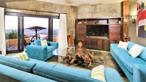Villa New Luxury Getaway - Pool, Spa, Sunset, Views @ Casa Bella