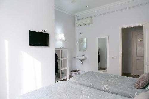 Hostal Blanc Guest House