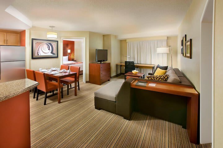 Hotel Residence Inn By Marriott Calgary Airport