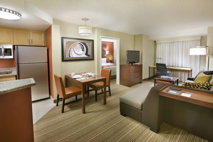 Hotel Residence Inn By Marriott Calgary Airport