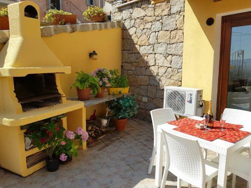 Apartamento New & Modern Studio Giulia With Terrace And Seaview
