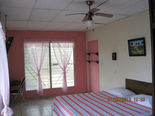 Bed & Breakfast Hostal Do�a Marta