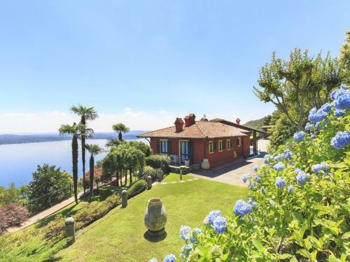 Villa Falcone 3 Bedrooms 6 Pax