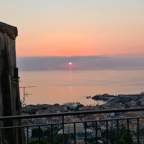 Apartment In The Old Town Sunset Colors