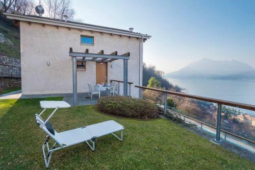 Beautiful Poolside And Stunning Lake View Gardenia