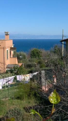 Quieta Casetta In UNA Liguria Insolita