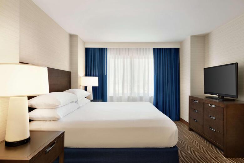 Hotel Embassy Suites Logan Airport