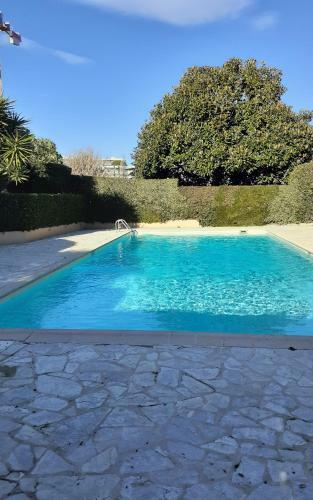 Apartment With Parking And Pool At Antibes By Weekome