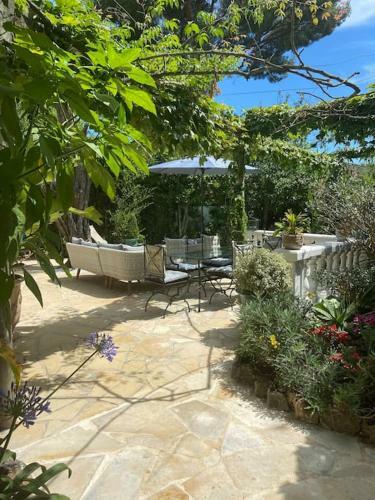 Villa Cap D'antibes 50m From The Beach 3 Bedrooms/pool