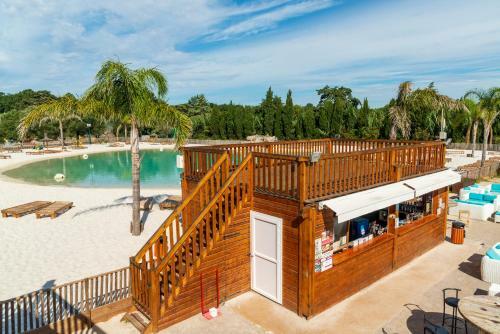 Camping Maeva Club Le Lagon D'argel�s ****