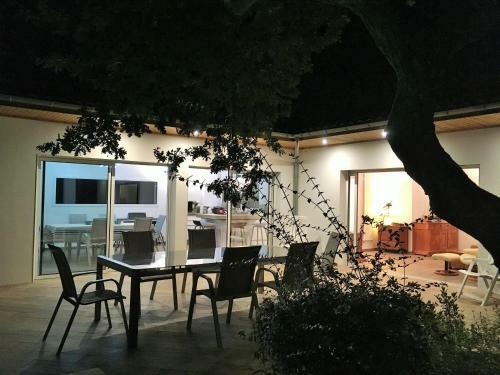 Villa Avec Piscine � 200m De La Plage Pereire