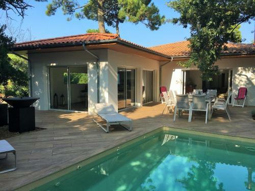 Villa Avec Piscine � 200m De La Plage Pereire