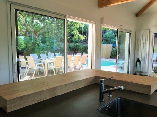 Villa Avec Piscine � 200m De La Plage Pereire