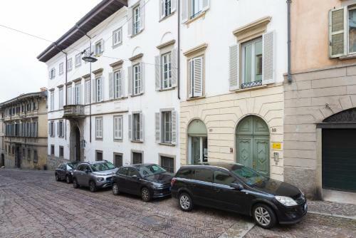Rego Apartments