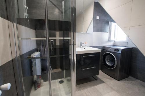 L'olivier, Villa Climatis�e, Piscine Et Parking
