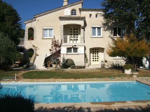 Bed & Breakfast Domaine De Lazuel