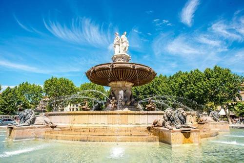 La 'villa Garlaban' En Provence Class�e 5*****