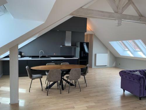 Hostal L'appartement Et Les Suites De Vjl...