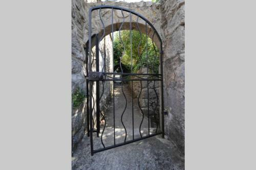 Maison Pierre Et Vo�te Au C?ur Du Village
