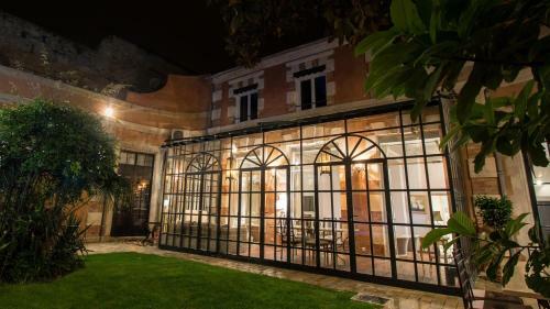 Hostal Maison D'h�tes "au Coeur D'avignon"
