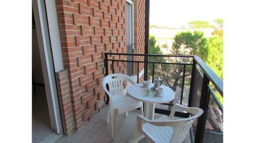 Cozy Apartment With Terrace In Excellent Location