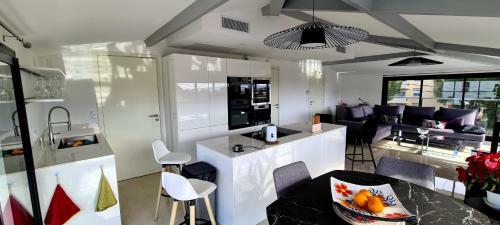 Hostal Les Iles Bleues