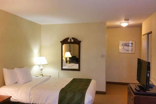 Quality Hotel & Suites Sherbrooke