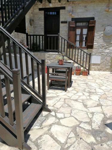 Romios Apartments