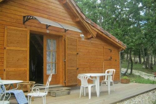 Chalet Champ�tre Dans Les Bois Du Lot, Immersion.